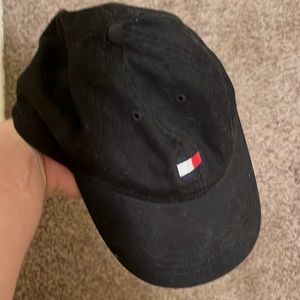 TOMMY HILFIGER BLACK HAT VINTAGE
